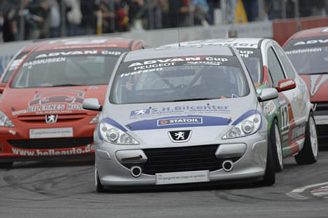 Kent Iversen behøver ikke at være foran Bruno Rasmussen (t.v.) og Peter Olsen (t.h.) ved Padborg Super Prix for at blive Danmarksmester. Men det vil ikke skade hans muligheder.